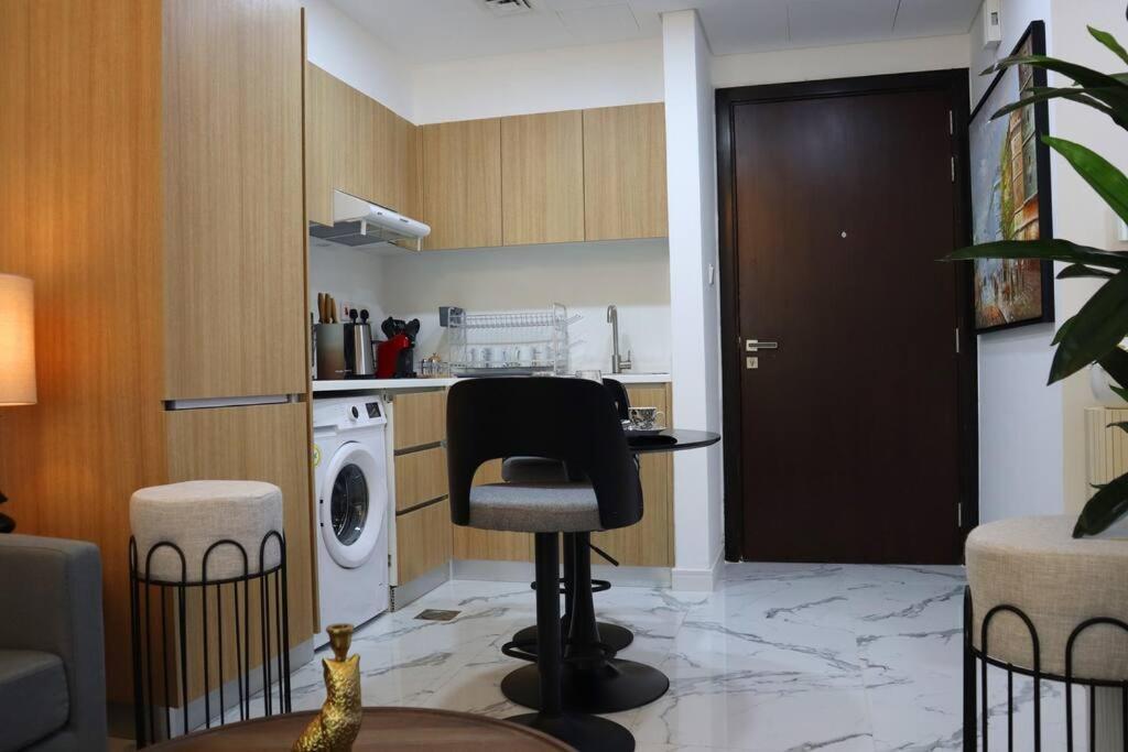 Your Cozy 1br Getaway Masdar * Abu Dhabi
